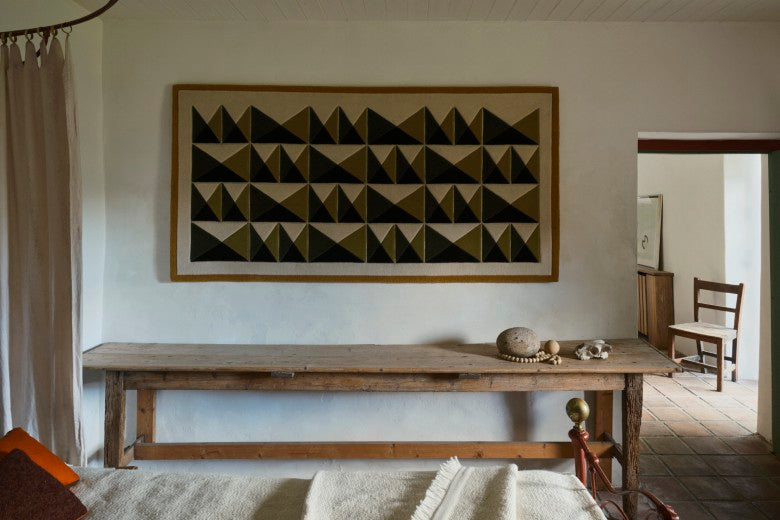 PubWall_Patrick_Scott_STABLE_Tapestry